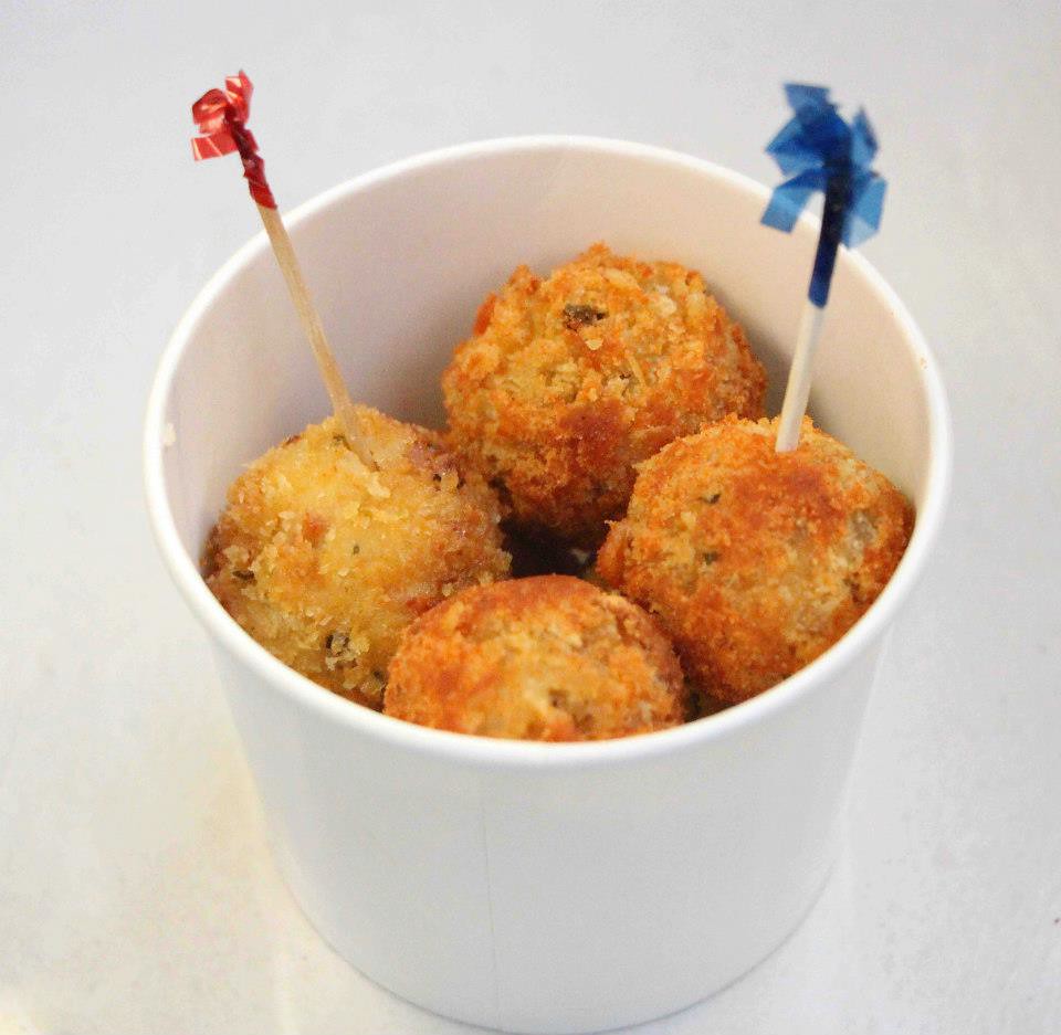 Chicken Pops | Also available with Rice, Php 35 | Inxs Singson | Flickr