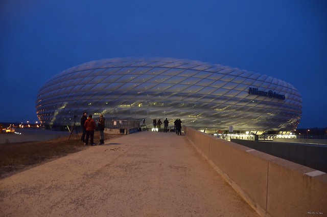 Allianz-Arena am Abend