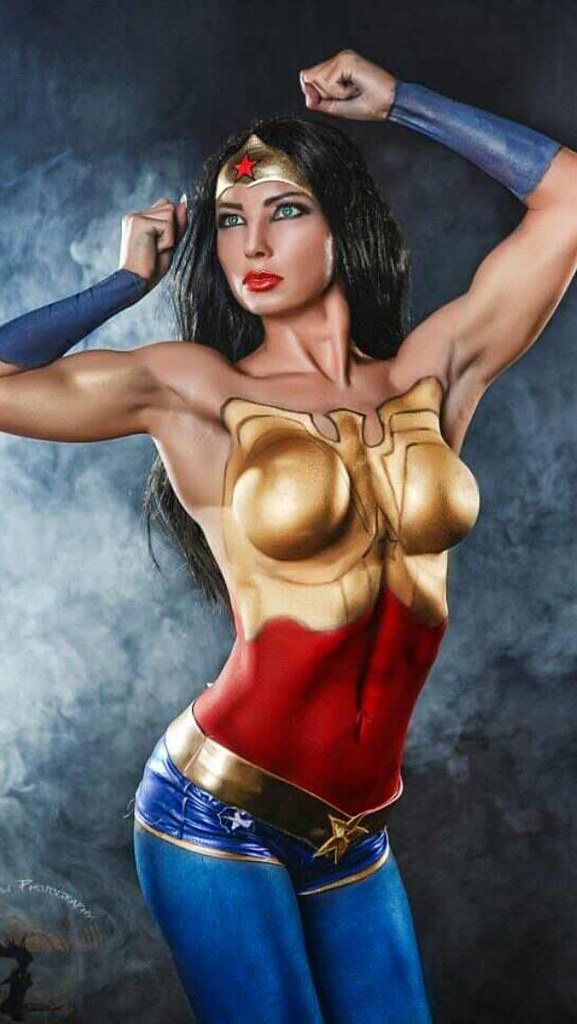 Wonder Woman Bodypainting.