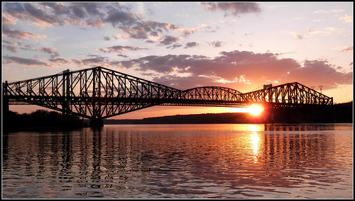 Québec city Bridge Sunset by franckyontherun, sunset gittersteigen quebec bridge gittersteiger lights konstruktion latticeclimbing steel rigger