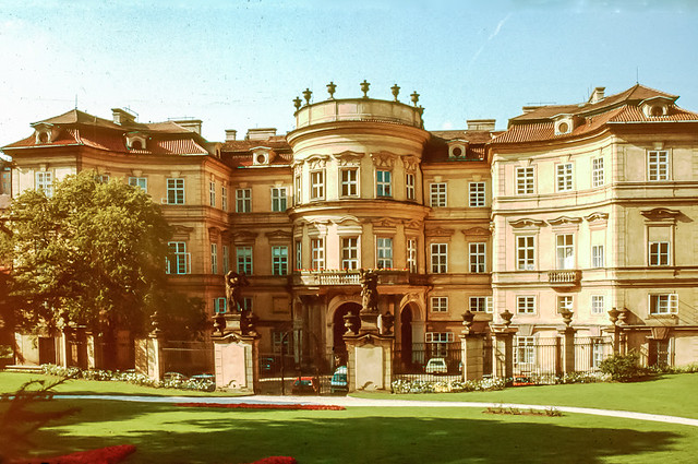 Palais Lobkovic, Prague | août 1985 Prague, rue VlaskaPalais… | Flickr