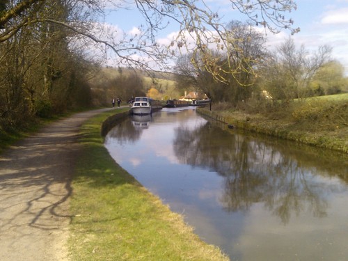 Canal bend near Avoncliff 