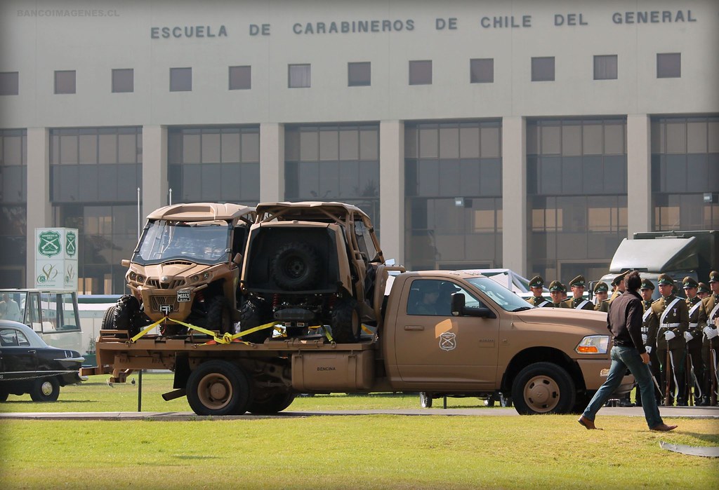 Grua Dodge Ram 3500 Carabineros De Chile 1:64 