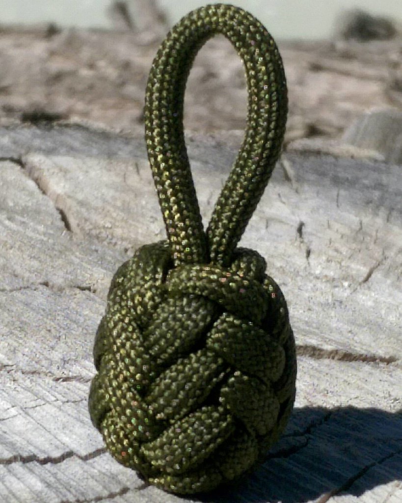 Turkshead Knot With Herringbone Interweave Key Fob Or Zipp Flickr
