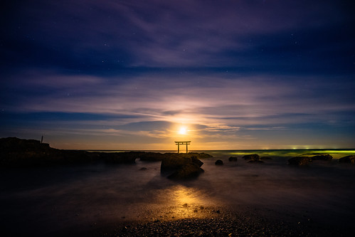 moonrise torii 鳥居 fe1635mmf4zaoss oaraikaigan 大洗磯前神社 oaraiisosakijinja oarai moon 大洗 大洗海岸 ilce7m2 risingmoon