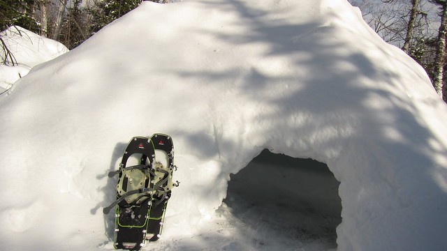 Snow Cave!  //  Camping d'hiver...
