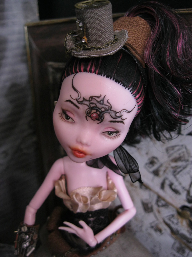 Mary-Annette,OOAK Monster High,repainted Draculaura | Flickr