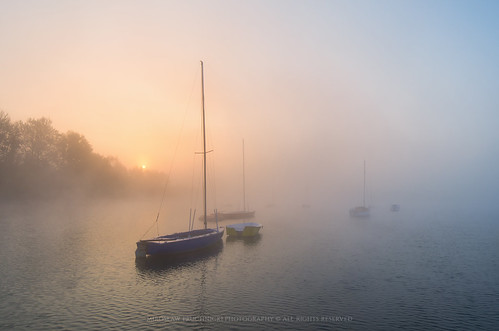 pentax radymno samyang14mm zek autumn boat fog lake landscape misty morning morninglight softlight województwopodkarpackie polska