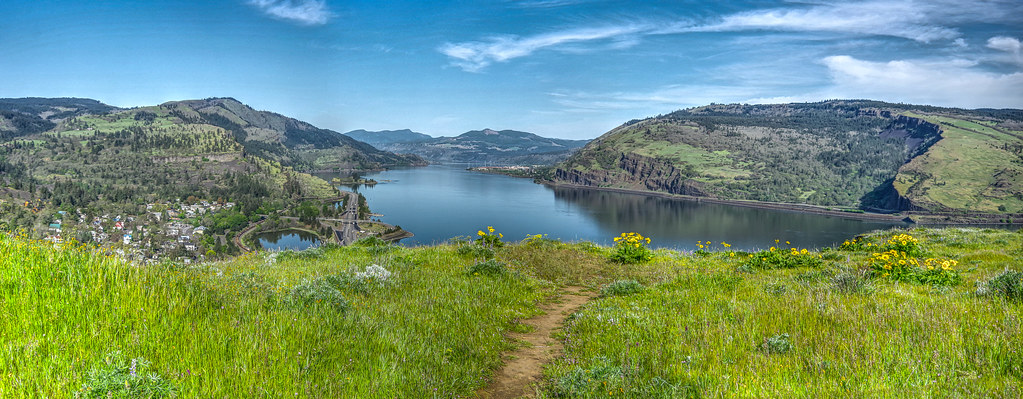 Mosier Plateau view of Columbia River (Panorama)