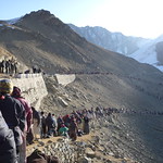 56 Ladakh Leh prosterneren
