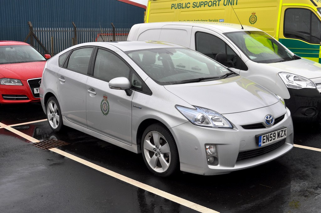 Image of EN59 WZX, North West Ambulance Service Toyota Prius.