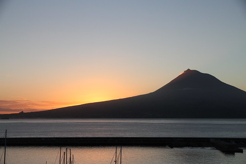 pico sunrise dawn horta faial azores mountain volcano light colour
