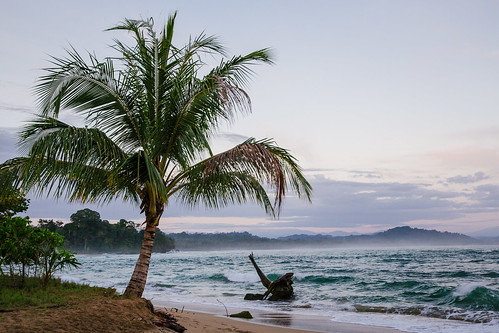 beach sunrise costarica limon puntauva