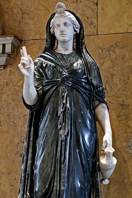 Roman statue of Isis