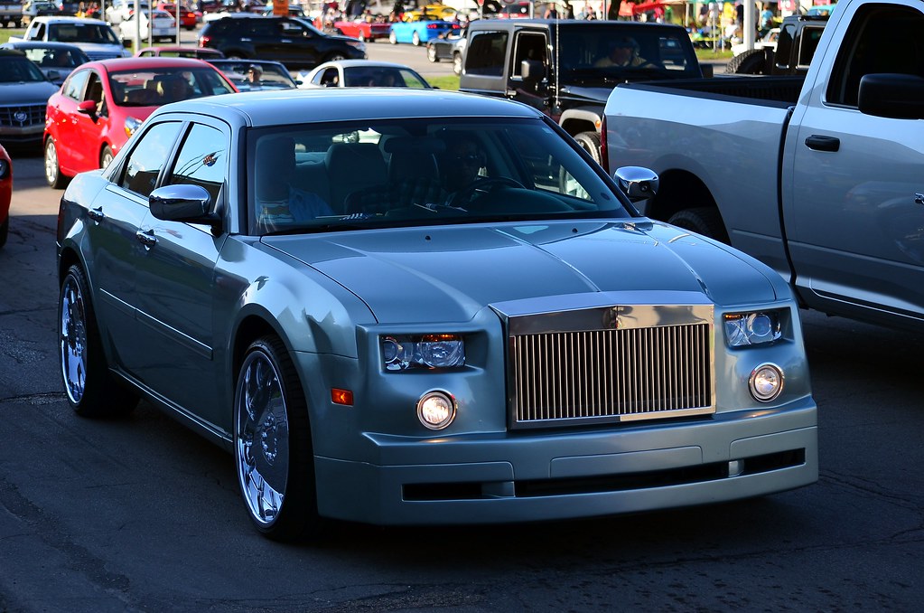 Look A Likes Chrysler 300C vs Rolls Royce Ghost