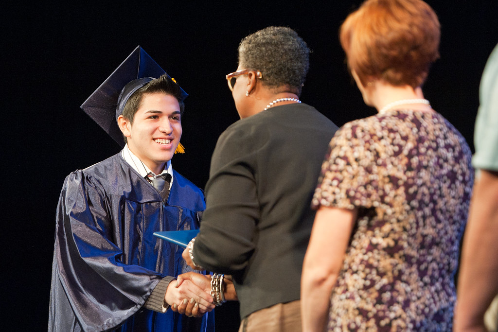 Dmp Graduates Summer Graduation 2012 | A DMPS student is awarded with a di… | Flickr
