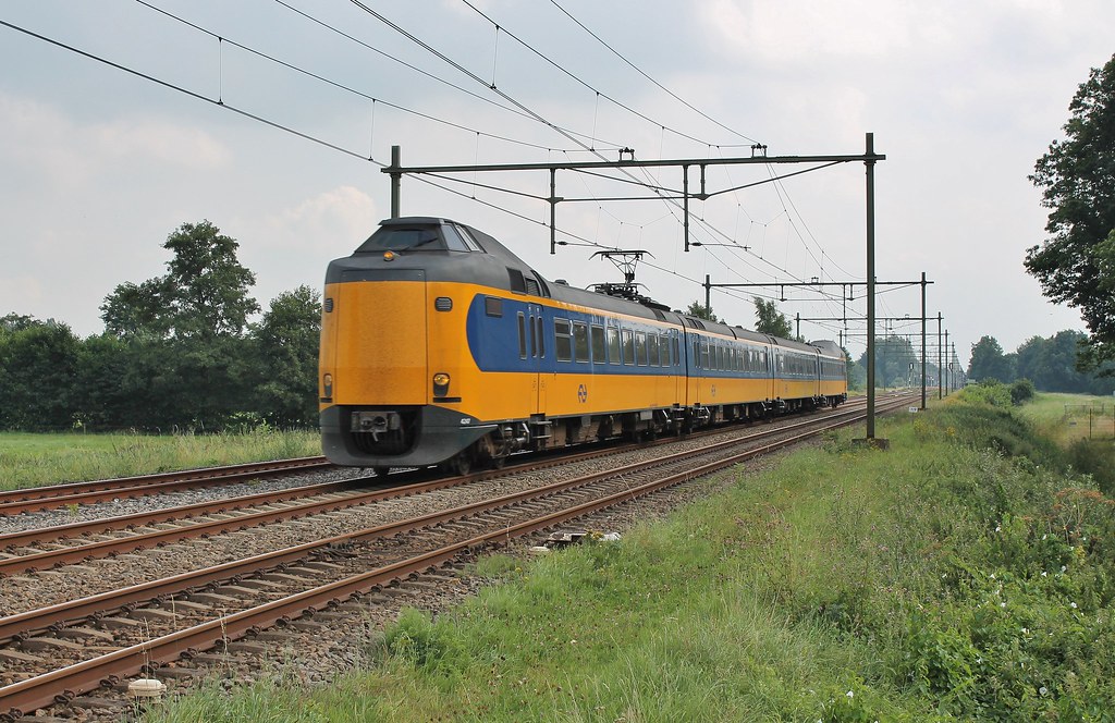 Haren | NS. Koploper tussen Haren en Groningen. Onderweg naa… | Flickr