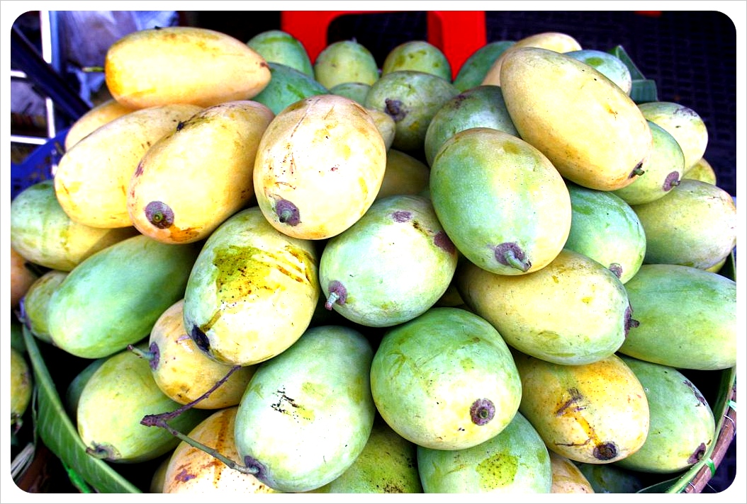 phnom penh central market mangos