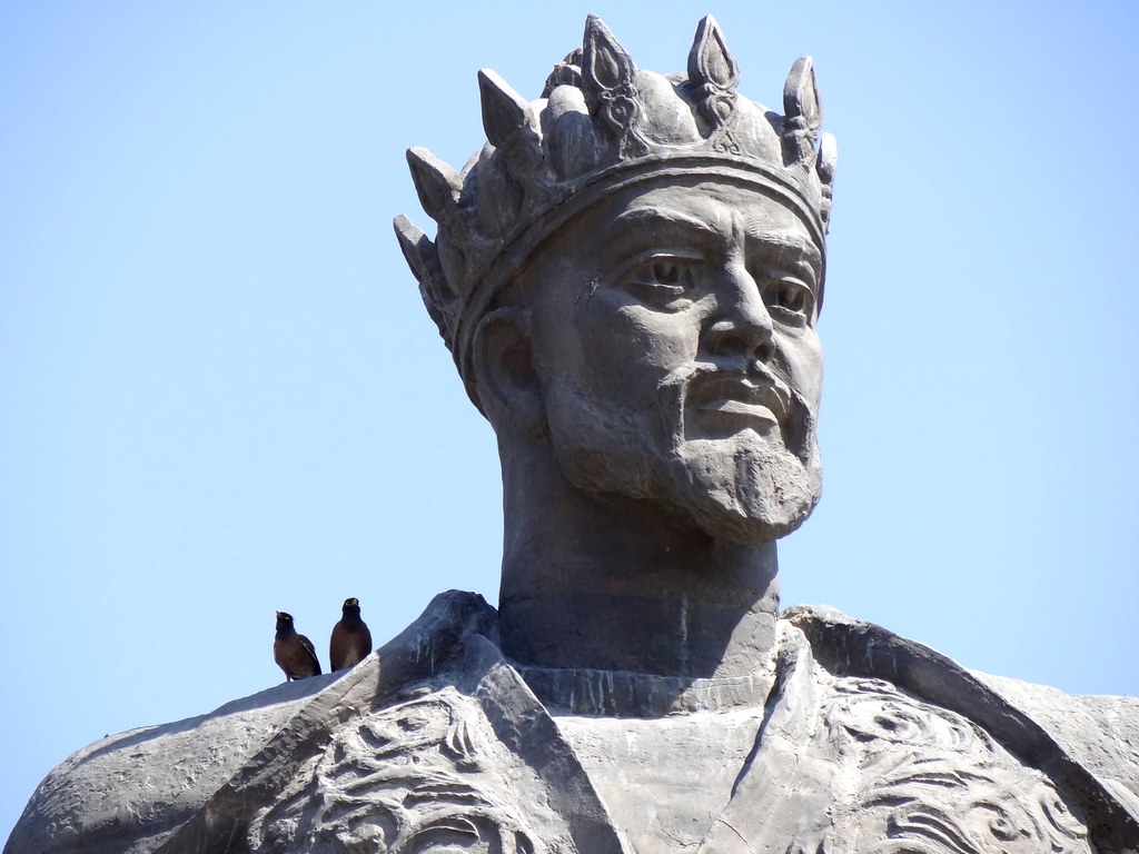 Statue of Amir Timur (Tamerlane) with Pigeons Roosting - O… | Flickr