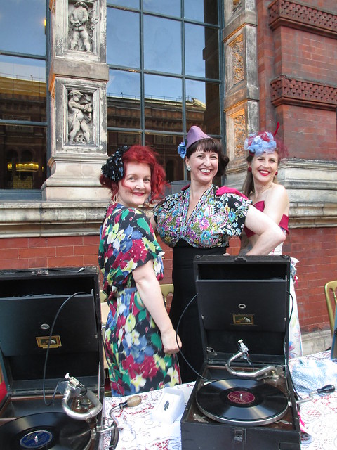 Shellac Sisters gramophone dj at The Victoria & Albert Museum, London