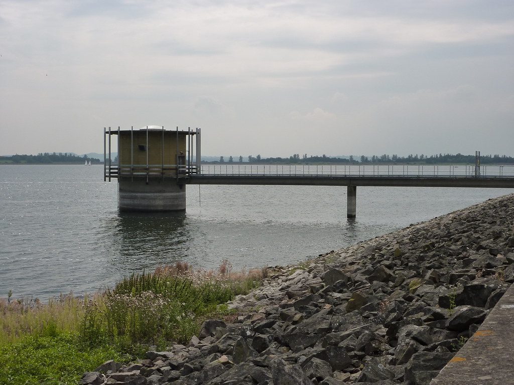 Draycote Water Reservoir. | The water tower in Draycote Wate… | Flickr