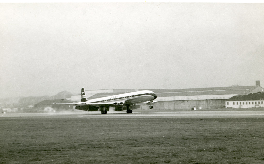 G-APDD. British Overseas Airways Corporation de Havilland DH.106 Comet 4