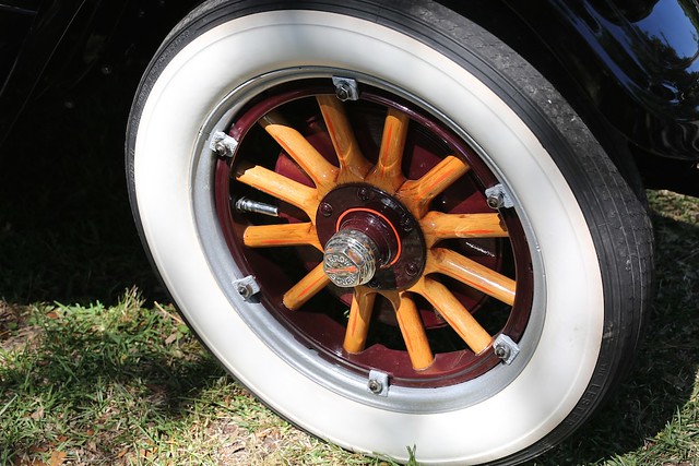 Wheel 1927 Pierce-Arrow 80 Club Brougham