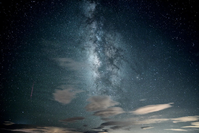 Perseid Meteor and Milky Way 英仙座火流星