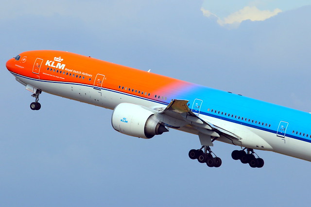 KLM Royal Dutch Airlines Koninklijke Luchtvaart Maatschappij N.V.  Boeing 777-306(ER) 