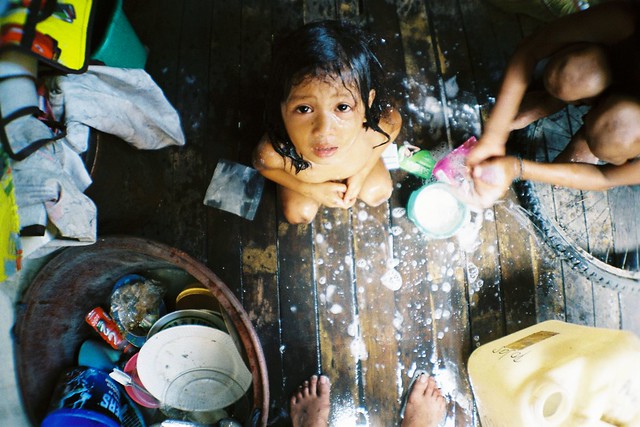 Ulingan, Tondo - Alternative Photography - Lomography on Charcoal Kid (LC-A +)
