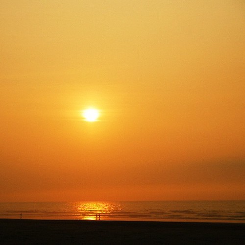 日の出とともに入水 #surf #sea #morninggrow by seven4z, square squareformat iphoneography instagramapp uploaded:by=instagram foursquare:venue=4c41a6a7d691c9
