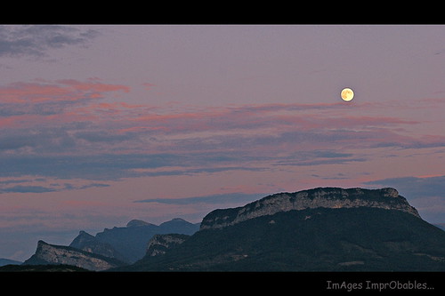 Quand le soleil courtise la lune... by ImAges ImprObables, lune lumière gimp ciel nuage commune effet drôme rhônealpes autichamp rochecolombe massifdesaoû