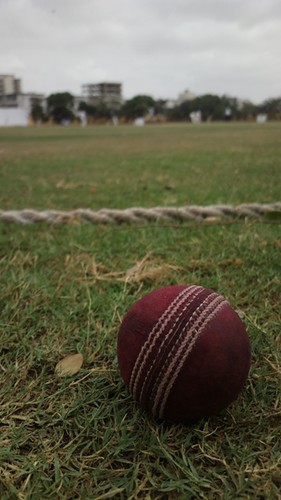 pakistan red game green sports grass sport ball hard ground rope cricket match khan players karachi gymkhana agha boundry