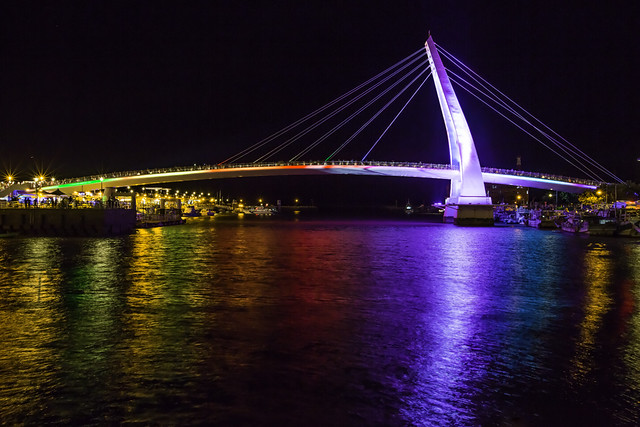 New LED Rainbow Lighting of Lover's Bridge 情人橋新彩虹LED燈點燈