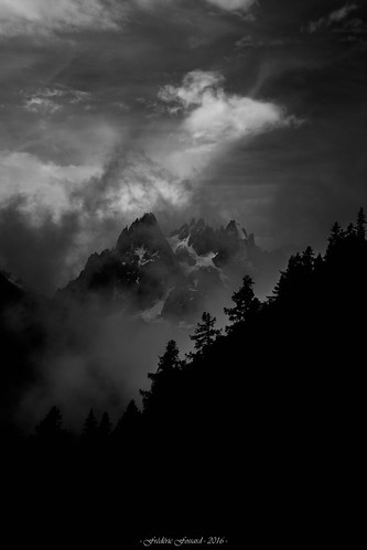 Grandiose et Terrifiant | by Frédéric Fossard