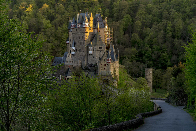 Burg Eltz bei Sonnenuntergang
