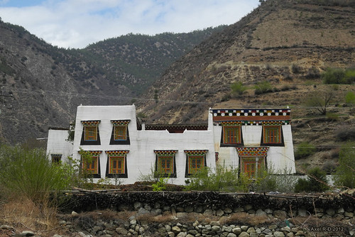 china house mountains tibetan sichuan xiangcheng