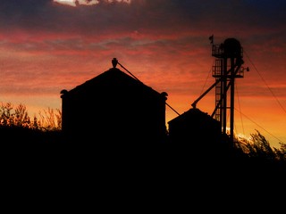 Project Flickr Wk 39 Silhoutte - Silo Sunset