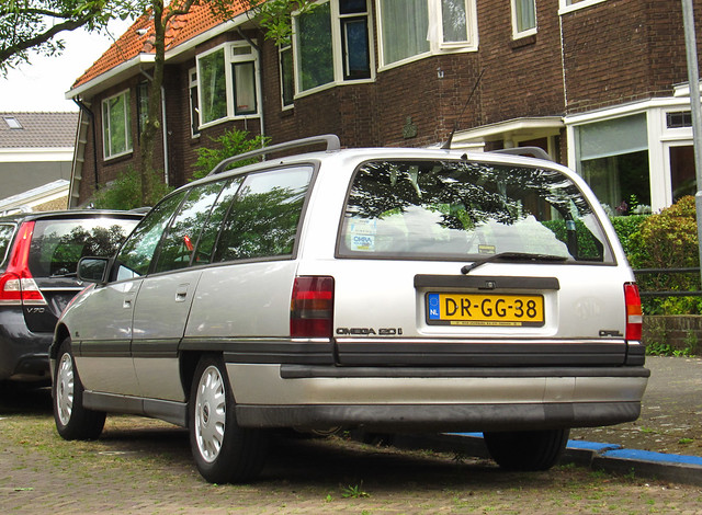 1992 Opel Omega Caravan 2.0i GL