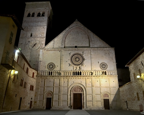 Assisi Cathedral facade illuminated at night - Cattedrale di San Rufino di Assisi, Umbria