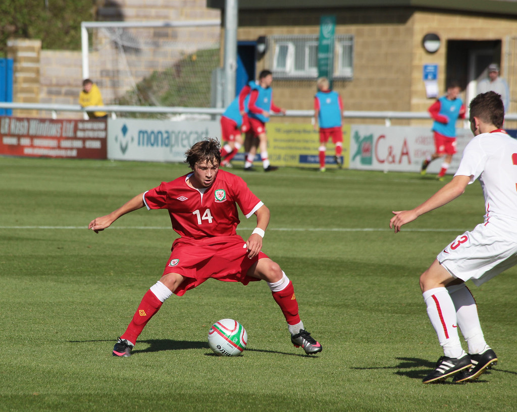 Edward Speed Challenge | Wales player Edward Speed, who plays for club si… | Flickr