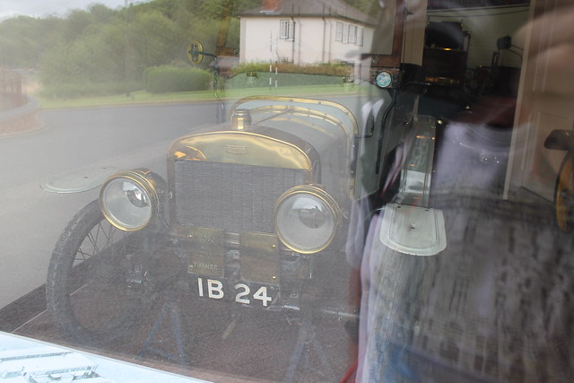 Turner 1911 Light Tourer Steam Car (Behind Glass) IB 24