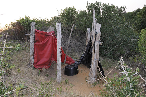 southafrica geotagged nikon toilet mozambique maputo latrine ablutions d90 longdrop maputoelephantreserve nikond90 pontamilibangalala mombene geo:lat=2644865700 geo:lon=3292398400