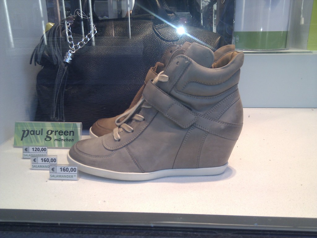 Oh nein, jetzt gibt's diese gruseligen Schuhe auch hier! | Flickr