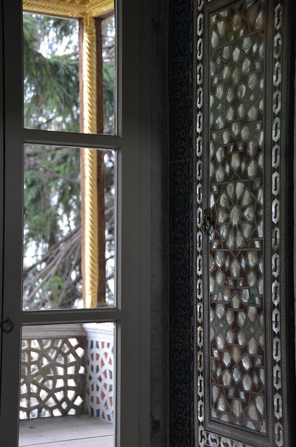 balcomy through window at Topkapi Palace