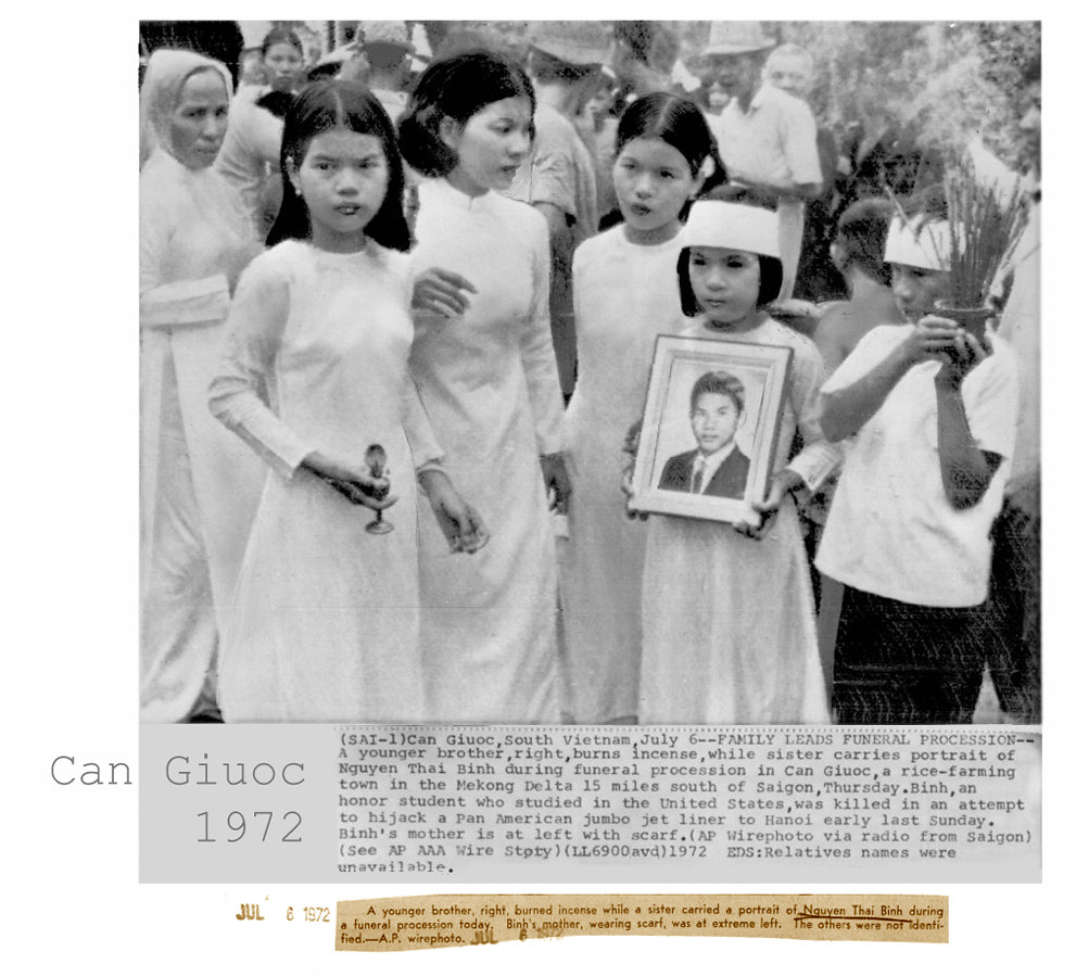 Cần Giuộc 1972 - Đám tang Nguyễn Thái Bình - FAMILY LEADS FUNERAL PROCESSION