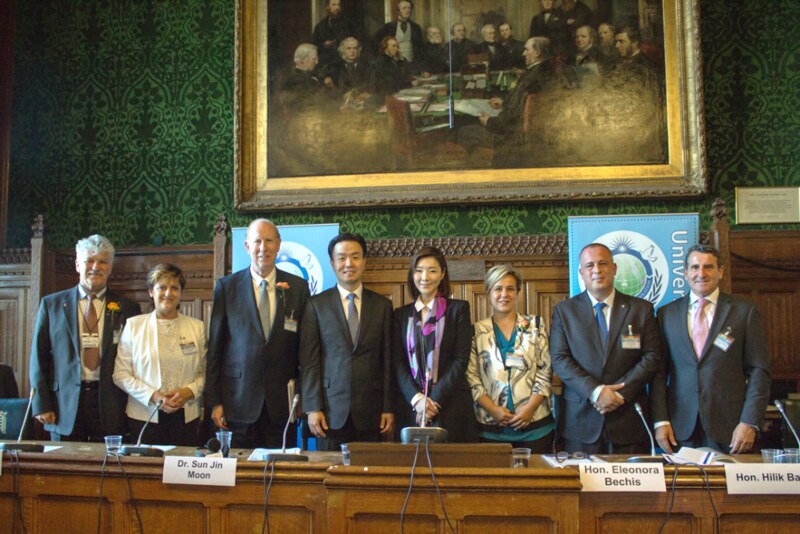 Intervenants à la session marquant le lancement de l'Association internationale des parlementaires pour la paix