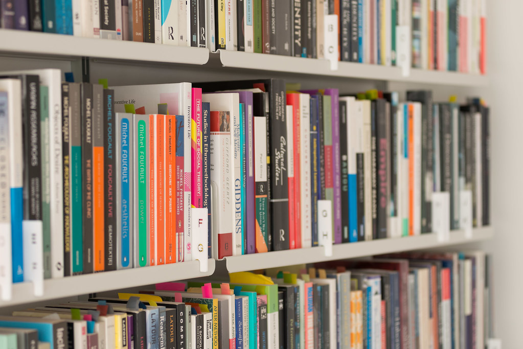 Bookshelf Dividers Designed For The Dieter Rams 606 Unive Flickr