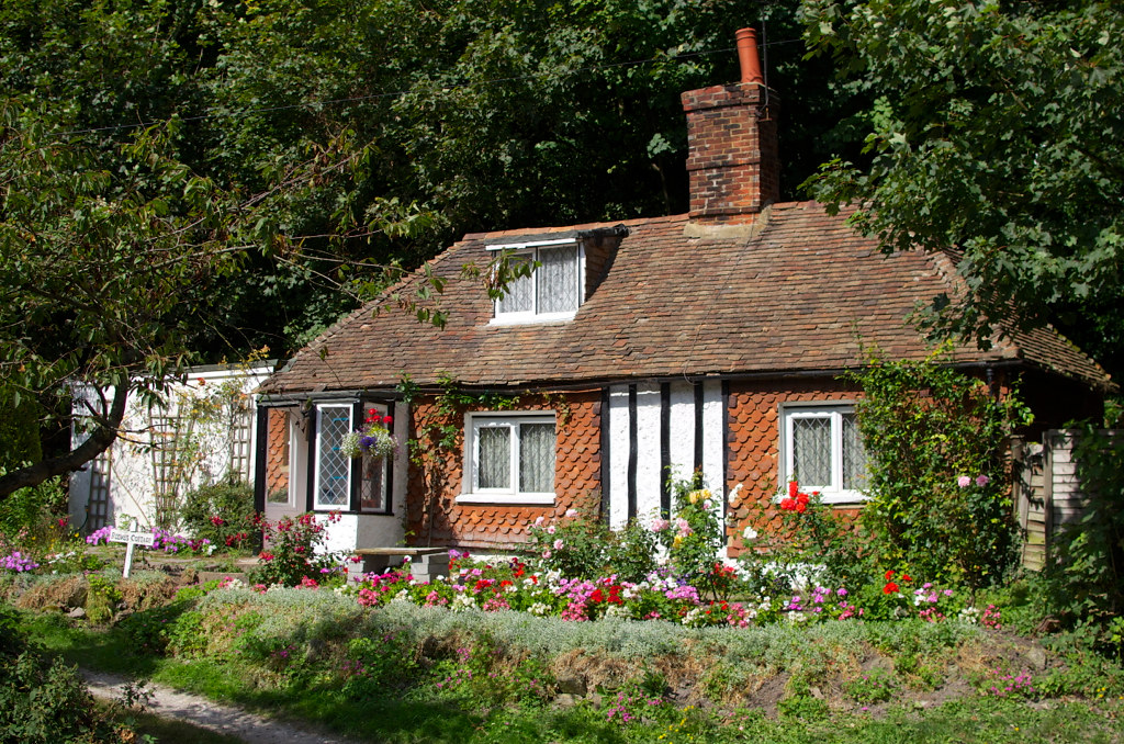 A cute country cottage Seen in Charing, Kent Flickr