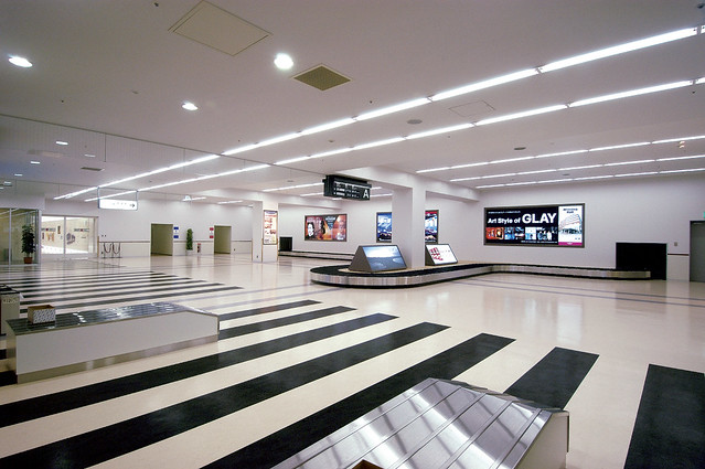 Marmoleum Real, Dual y Fresco - Zona de Equipaje Aeropuerto Hakodate (Hokkaido, Japon)